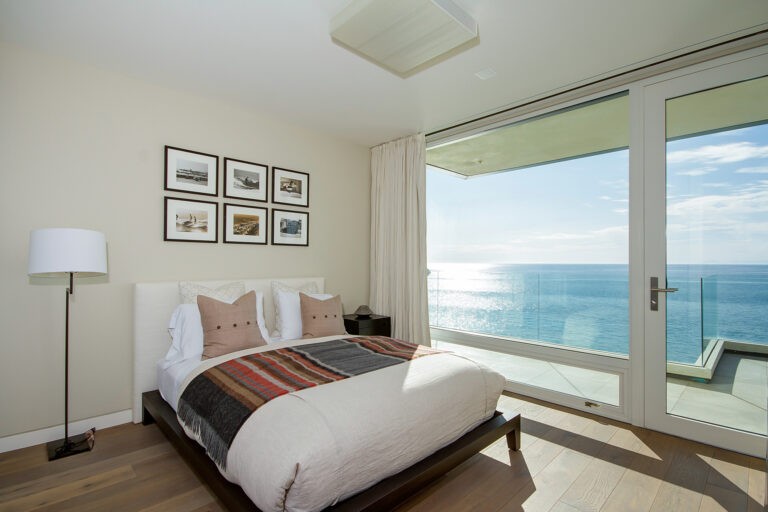 5 Beautiful Bedrooms With Ocean Views To Inspire Your Next Gateway   005 Bedroom With Ocean Views Lasenda 768x512 